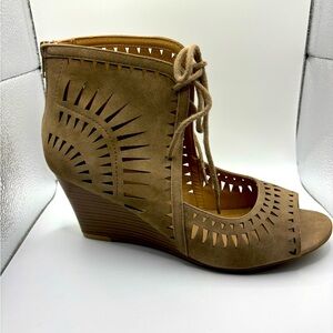 NWT Lane Bryant Tan Lasercut Lace Up Wedge Heel Gladiator Sandals sz 9w